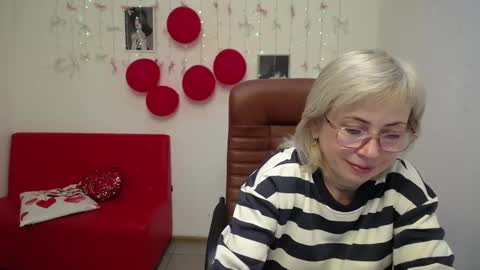 Snapshot of laurenwishy chatting on 01-17-26, 06:29 Lauren online show from 01-17-26, 06:29