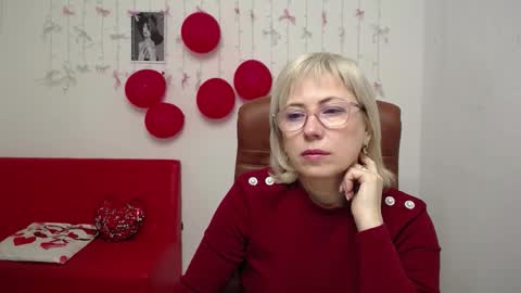 Snapshot of laurenwishy chatting on 01-18-26, 05:55 Lauren online show from 01-18-26, 05:55