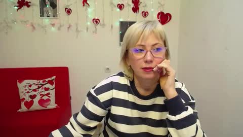 Snapshot of laurenwishy chatting on 02-05-26, 08:35 Lauren online show from 02-05-26, 08:35