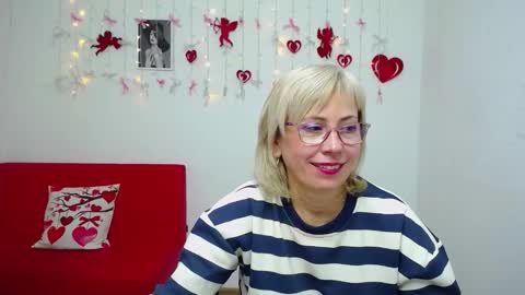 Snapshot of laurenwishy chatting on 02-06-26, 03:15 Lauren online show from 02-06-26, 03:15