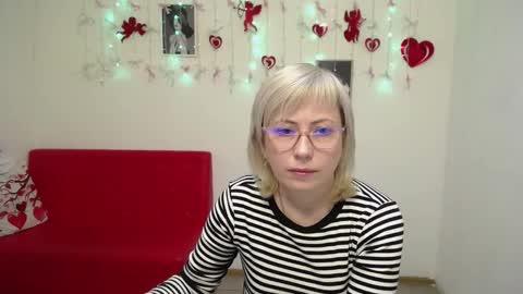 Snapshot of laurenwishy chatting on 02-08-26, 05:33 Lauren online show from 02-08-26, 05:33