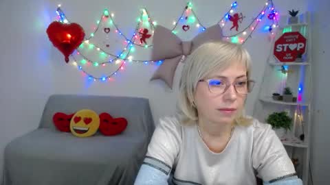 Snapshot of laurenwishy chatting on 02-09-26, 06:50 Lauren online show from 02-09-26, 06:50