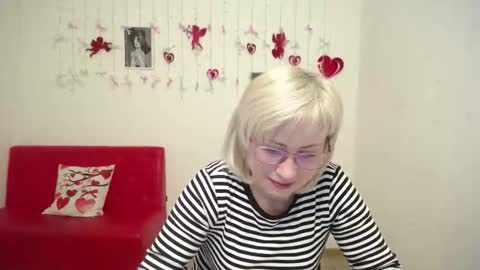 Snapshot of laurenwishy chatting on 02-13-26, 05:53 Lauren online show from 02-13-26, 05:53