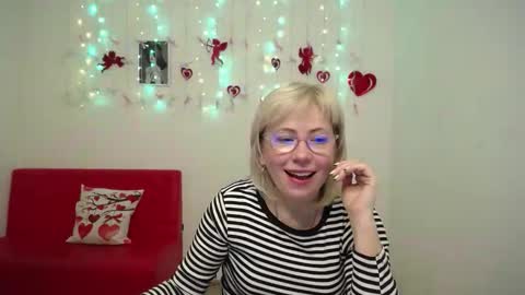 Snapshot of laurenwishy chatting on 02-14-26, 05:59 Lauren online show from 02-14-26, 05:59