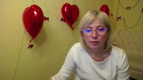 Snapshot of laurenwishy chatting on 02-14-26, 06:26 Lauren online show from 02-14-26, 06:26