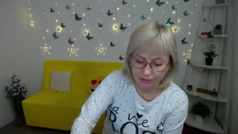 Snapshot of laurenwishy chatting on 03-02-26, 06:14 Lauren online show from 03-02-26, 06:14