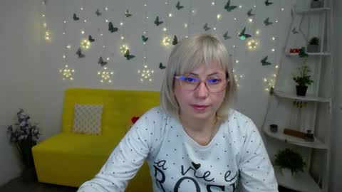 Snapshot of laurenwishy chatting on 03-02-26, 07:15 Lauren online show from 03-02-26, 07:15