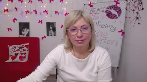 Snapshot of laurenwishy chatting on 03-05-26, 06:37 Lauren online show from 03-05-26, 06:37