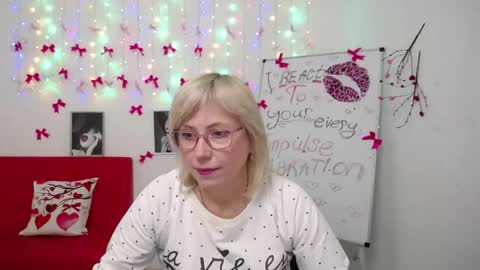 Snapshot of laurenwishy chatting on 03-06-26, 07:21 Lauren online show from 03-06-26, 07:21