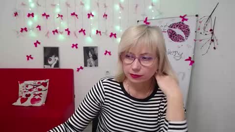 Snapshot of laurenwishy chatting on 03-07-26, 06:38 Lauren online show from 03-07-26, 06:38