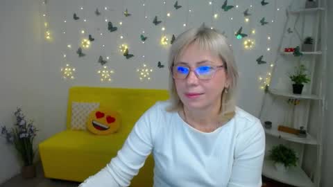 Snapshot of laurenwishy chatting on 03-09-26, 06:06 Lauren online show from 03-09-26, 06:06