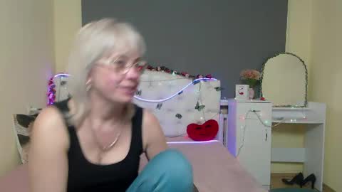 Lauren online show from 04-28-26, 02:27