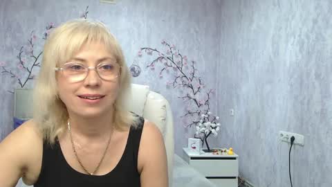 Lauren online show from 05-18-26, 05:13