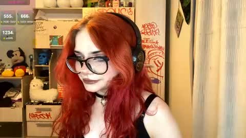 Snapshot of laurettecipro chatting on 06-14-26, 02:24 Eva online show from 06-14-26, 02:24