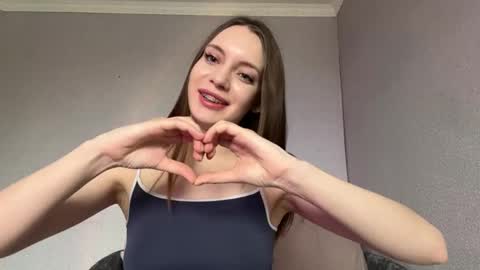 Caroline online show from 04-18-26, 09:35