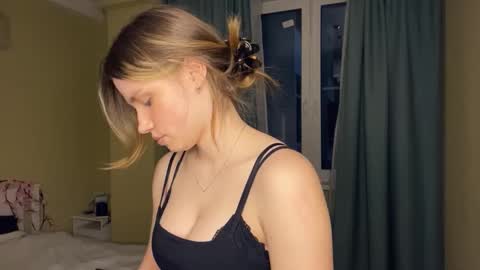 Bella online show from 03-19-26, 04:11