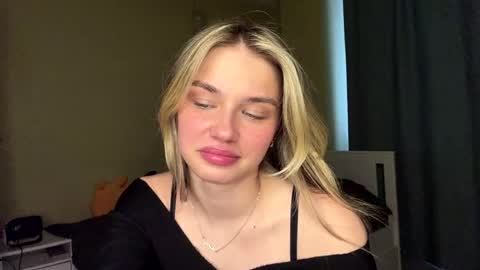 Bella online show from 04-27-26, 11:41