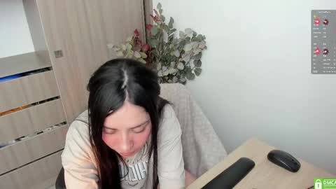 Lauryn online show from 05-04-26, 06:59