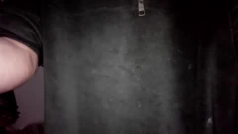 Snapshot of lavand3r chatting on 12-18-25, 01:00 lavand3r online show from 12-18-25, 01:00