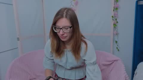 Gloria online show from 12-17-25, 06:08