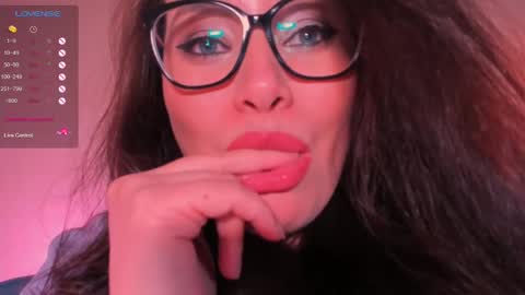 Snapshot of laverna_black chatting on 03-04-25, 06:04 Laverna online show from 03-04-25, 06:04