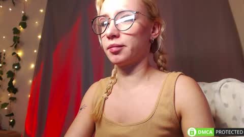 Mia online show from 03-16-26, 12:42