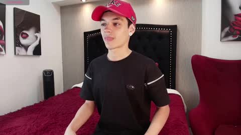 Snapshot of lawford_mike chatting on 03-08-25, 01:47 Mike online show from 03-08-25, 01:47