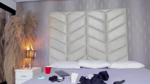 laya online show from 11-14-25, 11:09