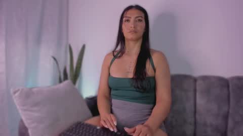 laya online show from 04-19-26, 02:11