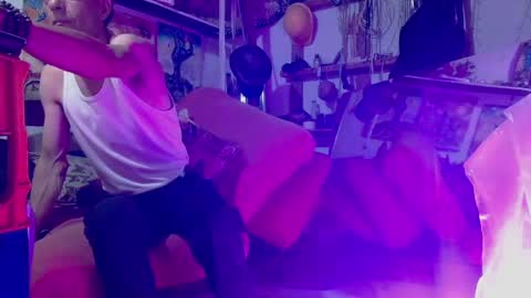 Laye19 online show from 12-10-24, 05:17