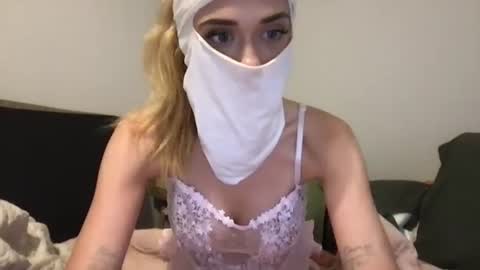 layla1092017 online show from 07-24-26, 10:19