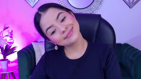 Layla Breezee online show from 04-18-26, 10:30