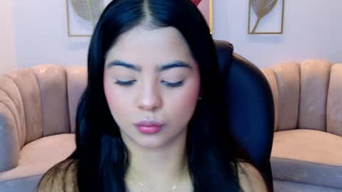 Snapshot of layla_breezee_ chatting on 05-19-26, 11:49 Layla Breezee online show from 05-19-26, 11:49