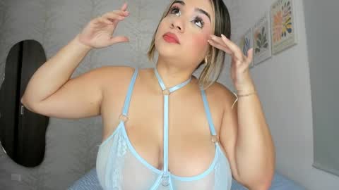 Layla Vanegas online show from 02-28-25, 05:26