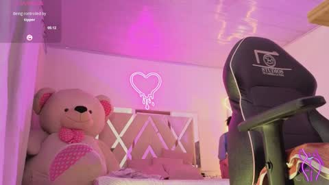 Snapshot of laylafoxy_tay chatting on 12-16-25, 03:11 laylafoxy_tay online show from 12-16-25, 03:11