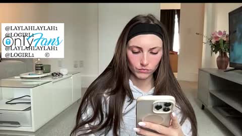 Snapshot of laylahlaylah1 chatting on 02-19-26, 04:03 laylahlaylah1 online show from 02-19-26, 04:03