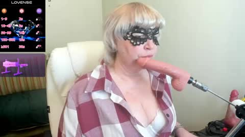 laylalaylamilf online show from 04-21-26, 04:19