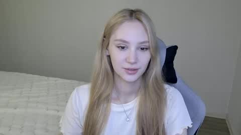 LaylaPretty001 online show from 11-08-25, 11:43