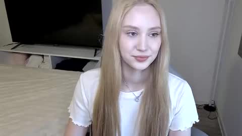 LaylaPretty001 online show from 03-05-26, 07:37