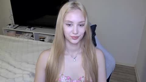 LaylaPretty001 online show from 04-16-26, 05:19