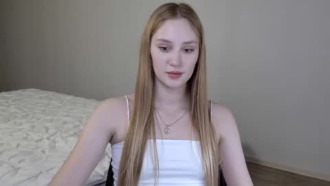 Laylla001 online show from 01-15-25, 09:45