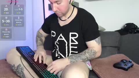 Laz online show from 11-28-25, 02:47