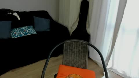 Alex online show from 04-06-26, 05:08