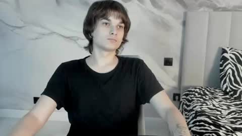 Alex online show from 06-11-26, 02:33