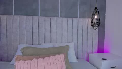    online show from 04-18-26, 06:23