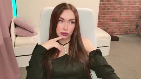 Snapshot of lea_loon chatting on 10-13-25, 10:37 lea_loon online show from 10-13-25, 10:37