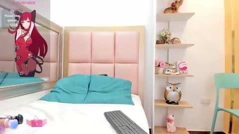 Snapshot of lea_wilson chatting on 01-21-25, 04:43 Lea online show from 01-21-25, 04:43