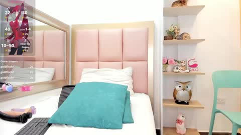 Snapshot of lea_wilson chatting on 01-23-25, 09:29 Lea online show from 01-23-25, 09:29