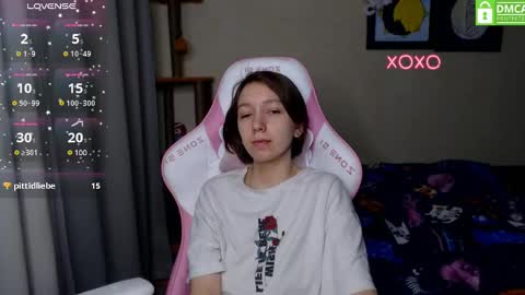 Snapshot of leah__gotty chatting on 12-03-24, 03:22 Leah Gotty online show from 12-03-24, 03:22