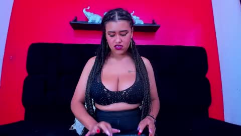 Leah online show from 01-06-25, 03:31